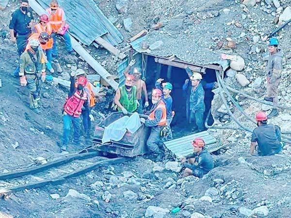Recibirán ínfimas pensiones deudos de mineros muertos