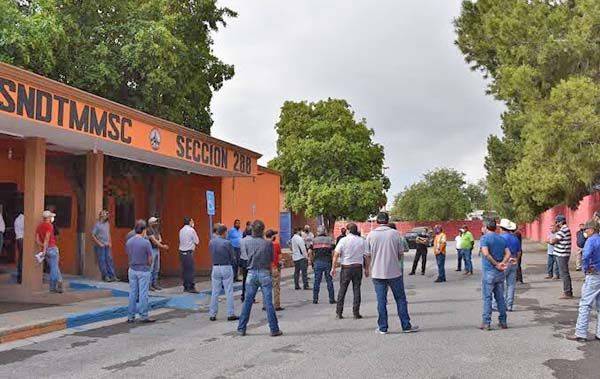 No quieren regresar obreros de AHMSA