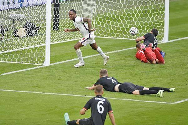 Da Inglaterra triste despedida a Alemania y Low