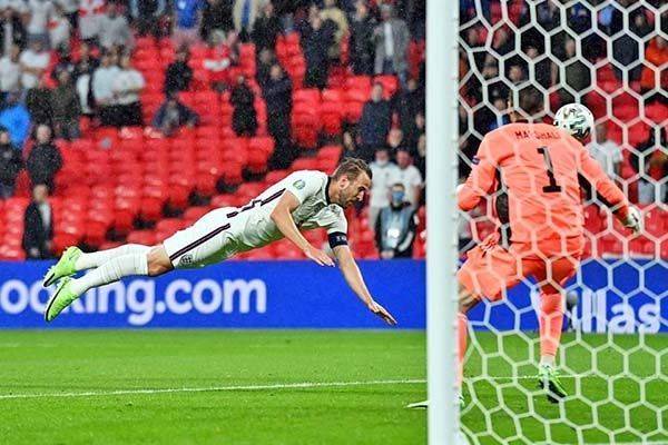 Intenso empate entre Inglaterra y Escocia
