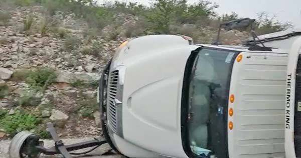 Vuelca tráiler en la Premier