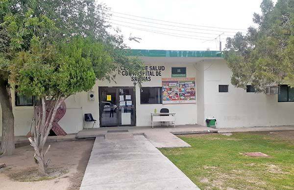 Mujer da a luz en su vehículo
