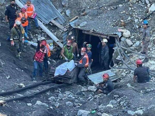 Becará a hijos de mineros fallecidos