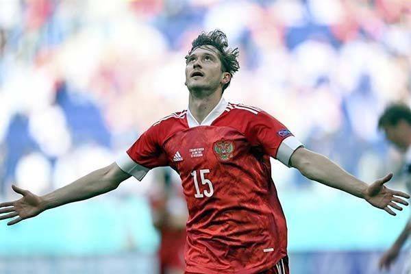 Triunfa Rusia y mete presión en el Grupo B