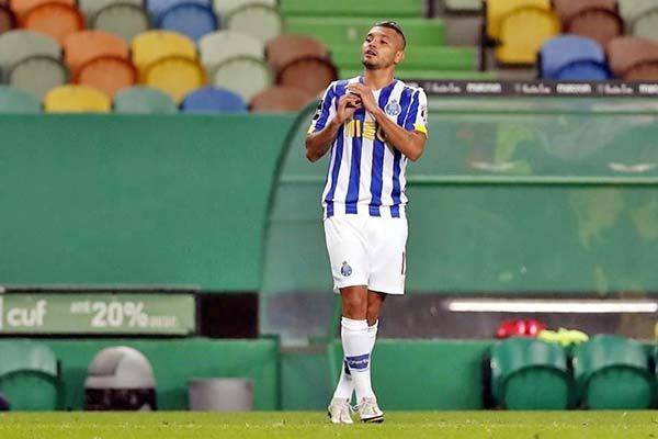 Le echa el Arsenal el ojo al ‘Tecatito’