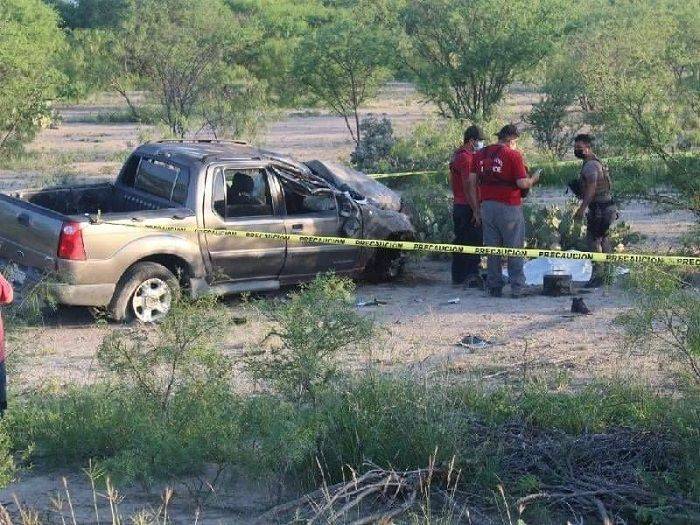 Muere joven en volcadura