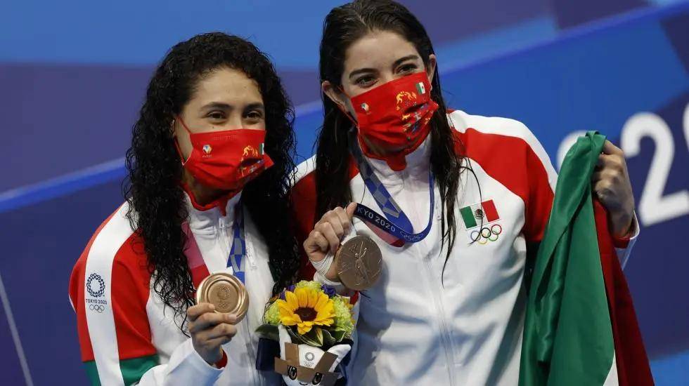 En tiro con arco y clavados medallas para México.