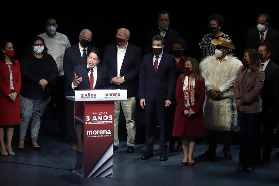 Abucheos y destape en Morena