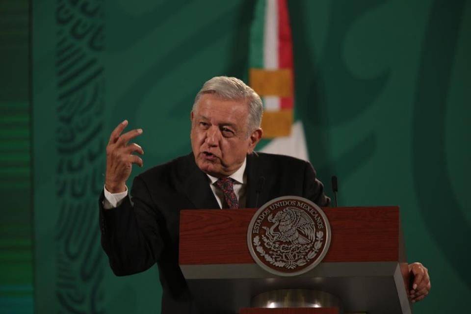 Avala AMLO destape de Ebrard; ‘tienen derecho a moverse’