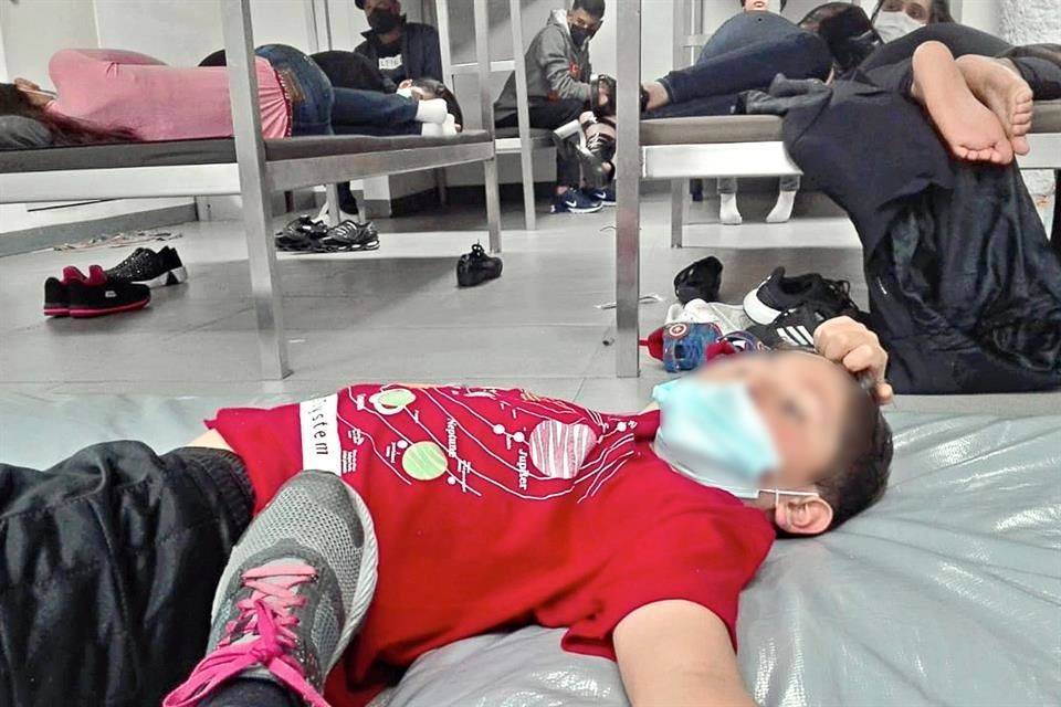 Hacinan a niños en AICM