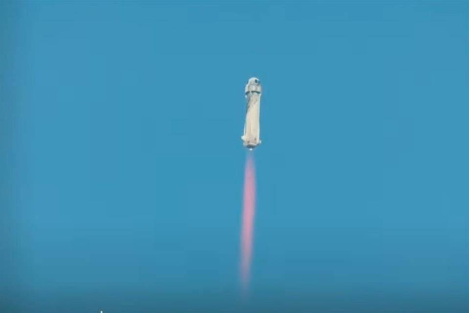 Viajan Bezos y tripulación histórica al espacio