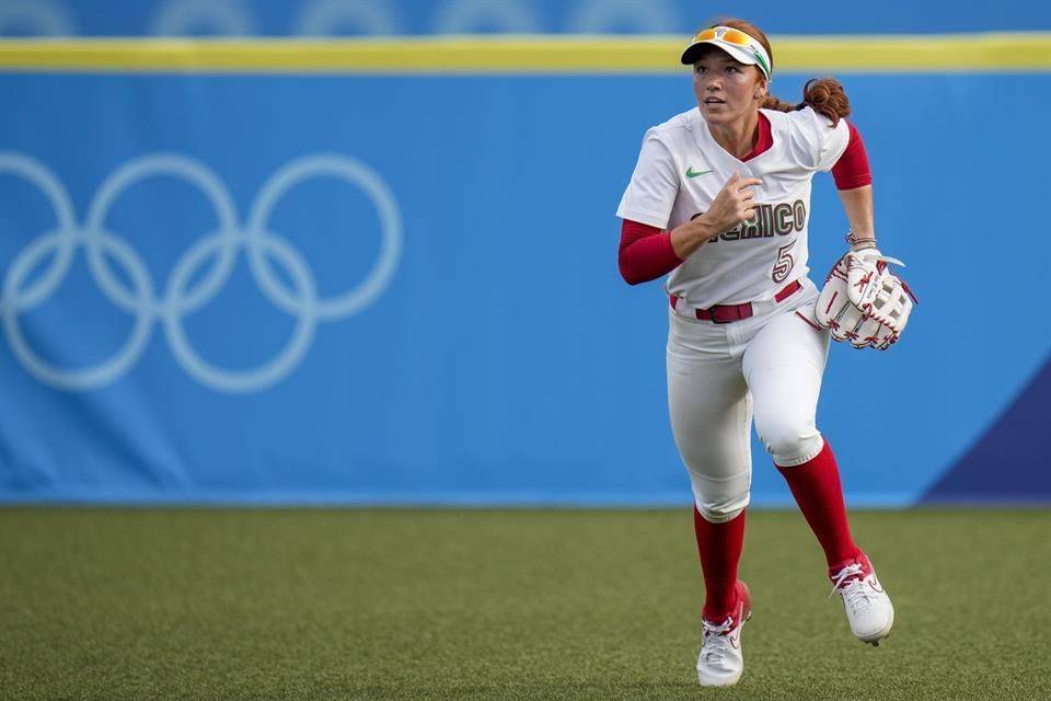Cae equipo de softbol en primer juego en Tokio