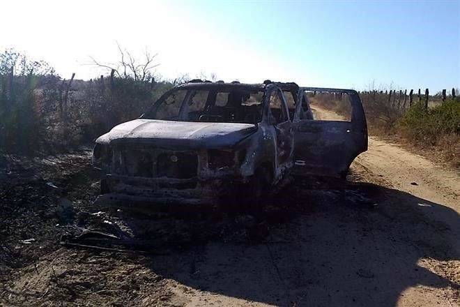 Procesan a agentes por devolver camioneta usada en masacre