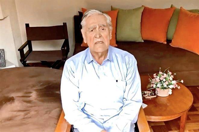Eric del Castillo: con algunas heridas, pero de pie