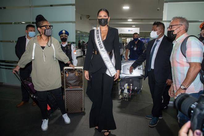 Recibe México a su Miss Universo: Andrea Meza