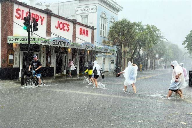Se convierte ‘Elsa’ en huracán de camino a Florida