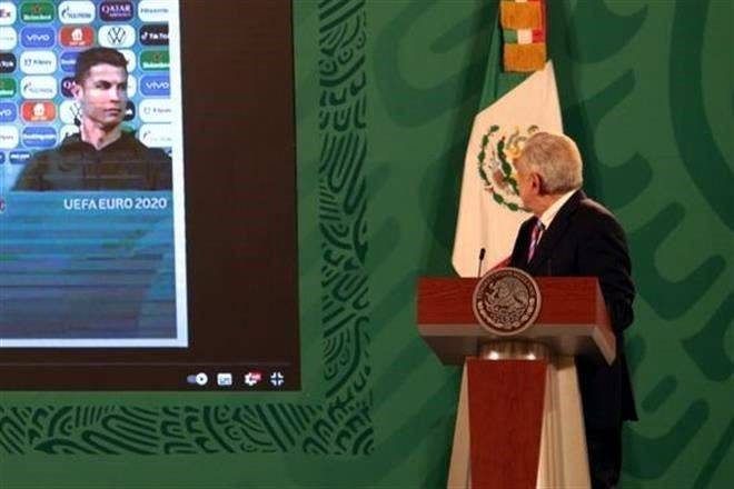 Destaca AMLO desdén de CR7 al refresco