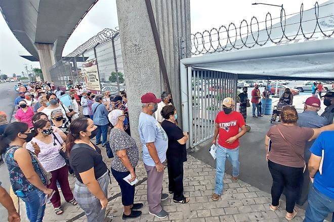 Batallan en espera de Banco del Bienestar