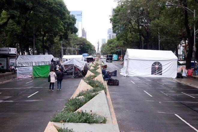 Reclaman pensiones jubilados del IMSS: ese dinero es nuestro