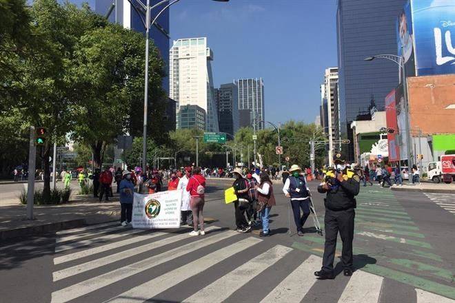 Protestan jubilados en Insurgentes y Reforma