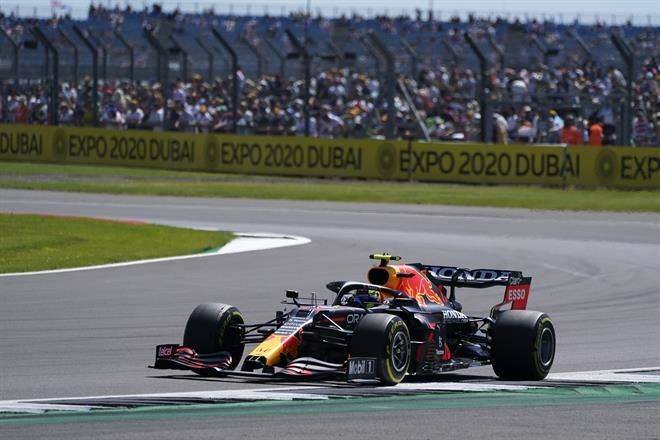 Una carrera sprint de Checo para el olvido