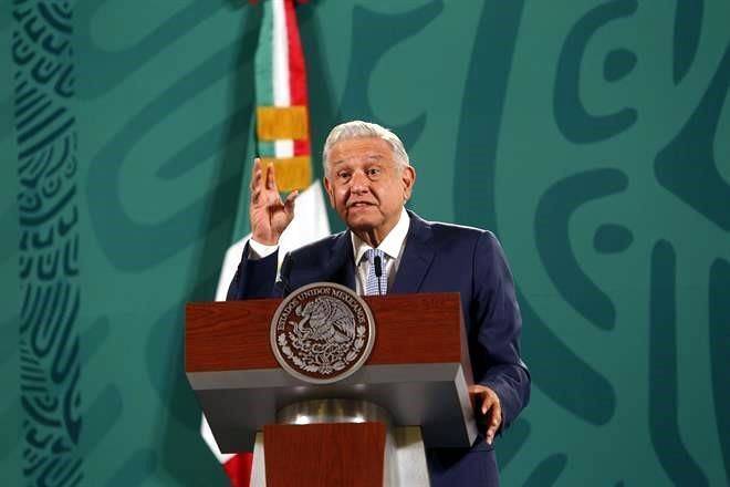 En la mira de Pegasus, 50 personas cercanas a AMLO