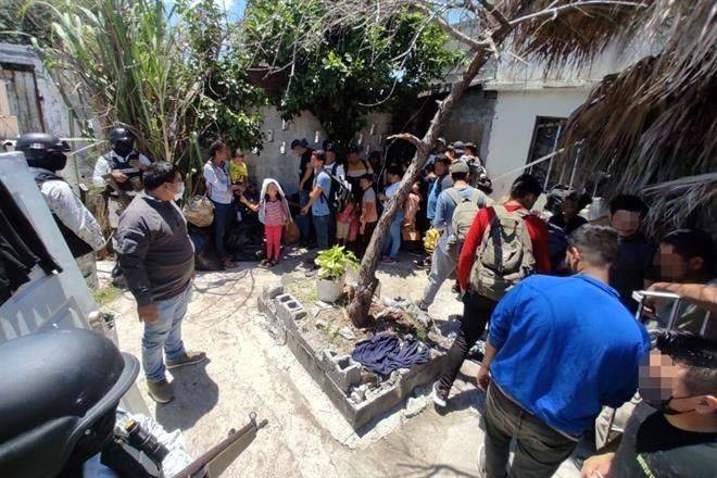 Rescatan a 55 migrantes retenidos en Reynosa