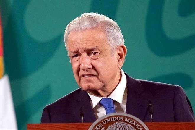 Arremete AMLO contra INE por caso Samuel García