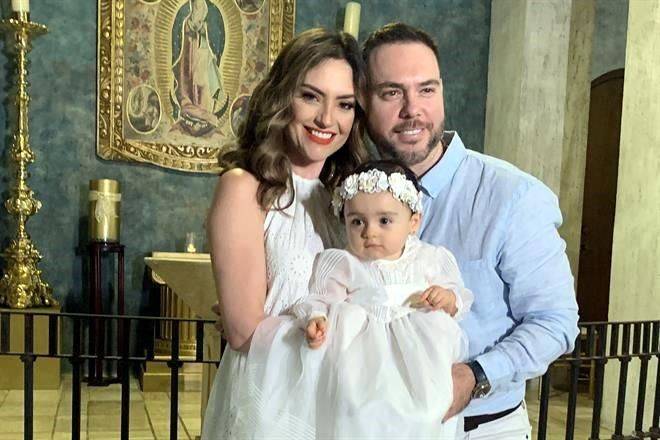 Michelle Galván bautiza a su milagro