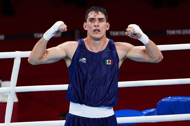 Gana Romero y está a una victoria de medalla