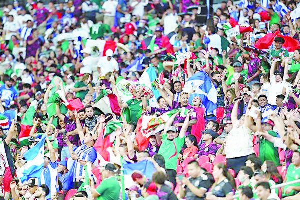 Concacaf deja sin castigo a México por grito homofóbico en Copa Oro