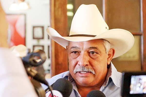 Reconoce Alcalde a todos los maestros