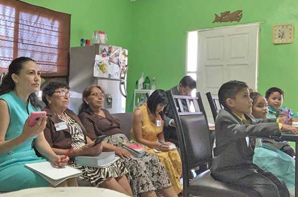 Inicia Asamblea de Testigos de Jehová