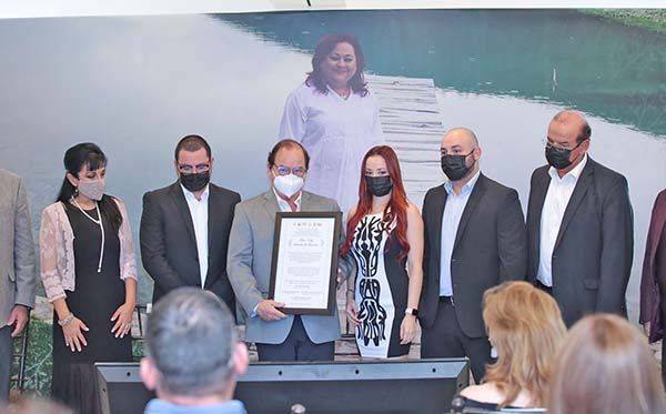 Rinden homenaje a destacada altruista