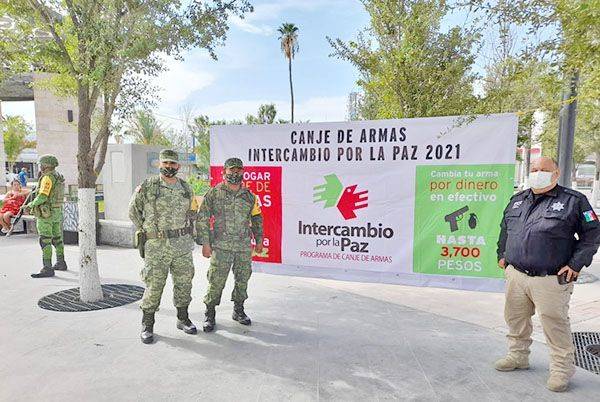 Instalan el módulo de canje de armas en plaza principal