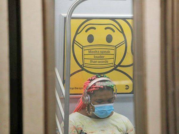CDC de EU vuelven a recomendar uso de cubrebocas