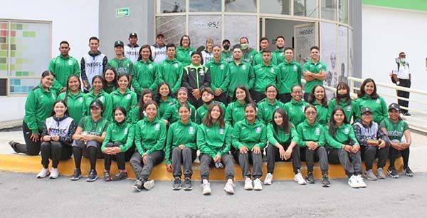 Visita el INEDEC a equipos de softbol