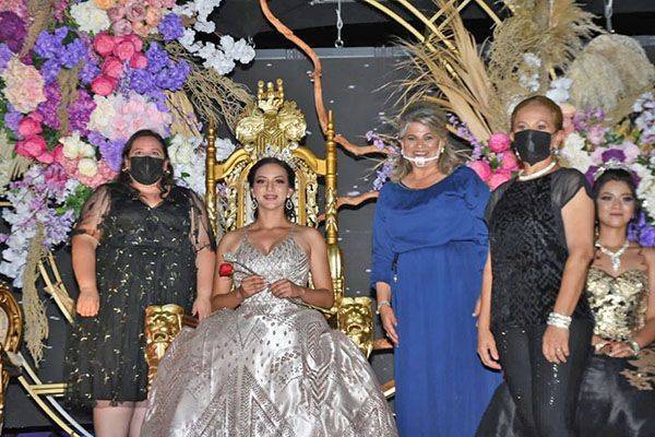 Coronan a Reina del Santo Patrono de SB