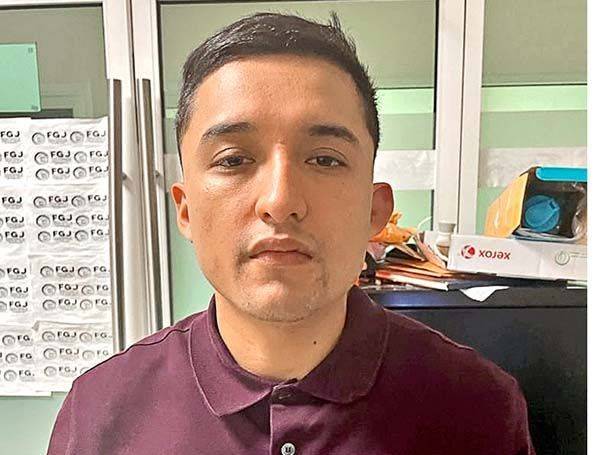 Rescatan sicarios a capo detenido