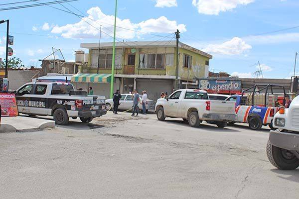 Se desploma barda en zona centro de Frontera