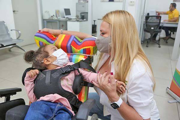 Apoyan personas con discapacidad