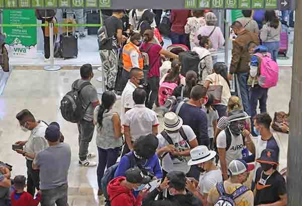 Falla de telecomunicación en EU demora vuelos en AICM