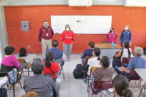 Da bienvenida Gladysa nuevos estudiantes