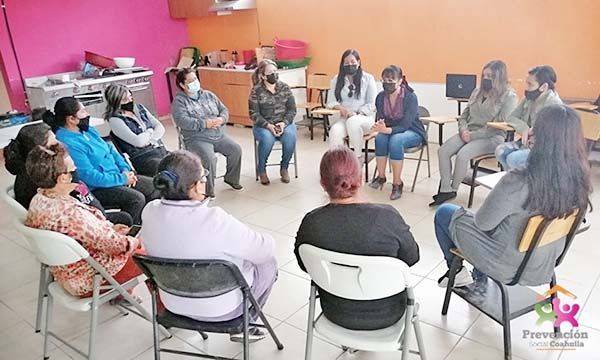 Fomentan en mujeres el autoconocimiento