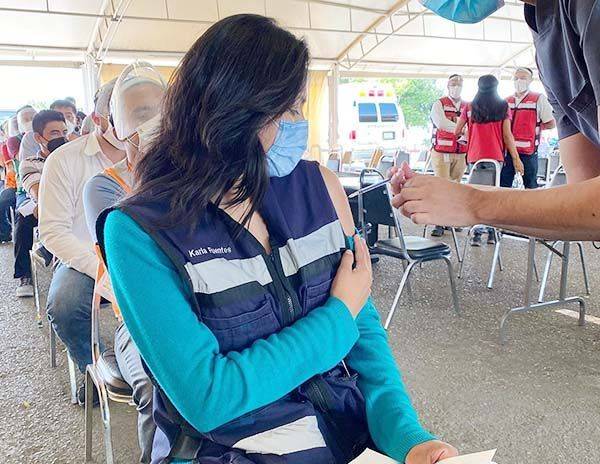 Inicia vacunación de jóvenes trabajadores