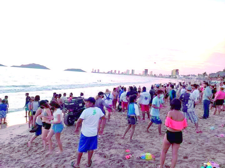 Mujer monclovense muere de infarto en playa