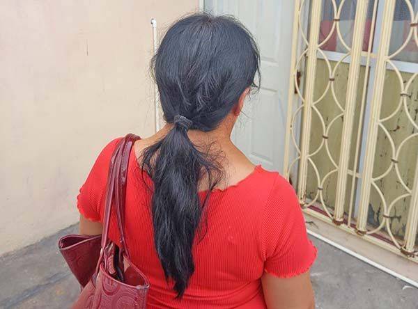 La acosan vecinos y teme por su vida