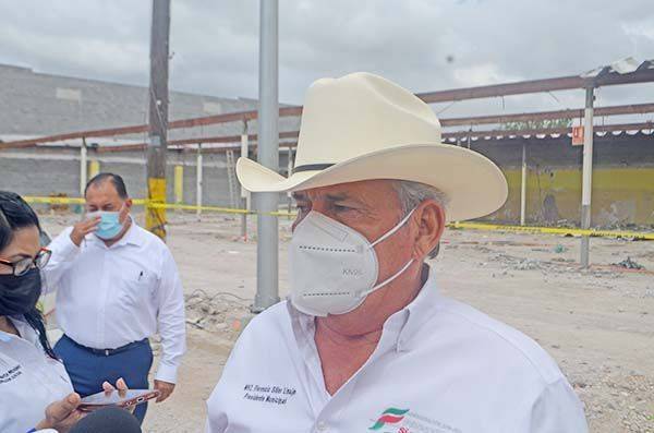 Supervisa el Alcalde demolición de edifcio