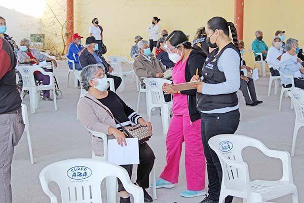 Llegan incompletas vacunas para 40´s