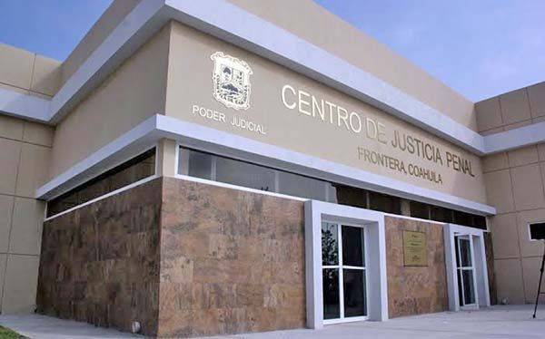 Calla roba carros ante Juez Penal